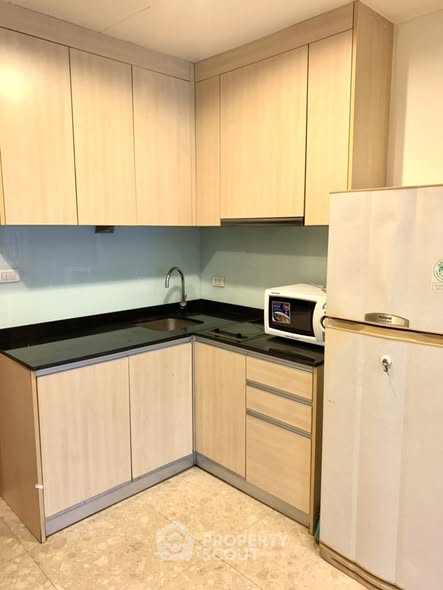 kitchen of Sathorn Gardens