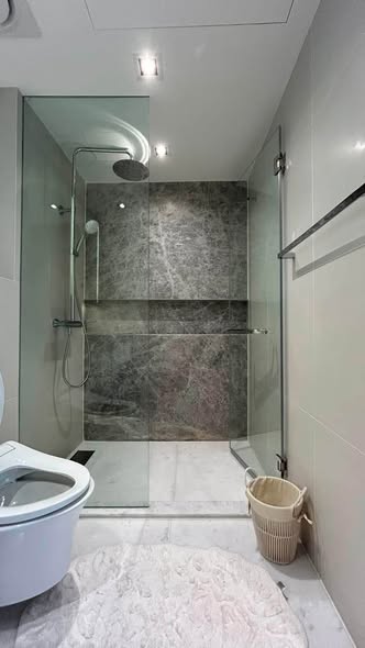 room interior and bathroom of SCOPE Promsri