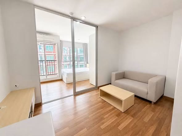 living room and room interior of Sena Miami Ecotown Sukhumvit – Bangpu