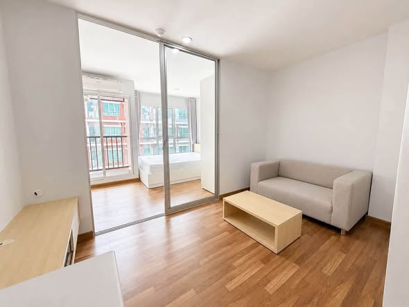 living room and room interior of Sena Miami Ecotown Sukhumvit – Bangpu