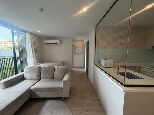 bedroom and room interior of Serio Sukhumvit 50