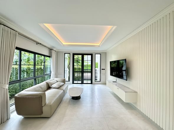 living room and room interior of Setthasiri Bangna KM.10