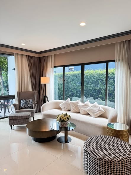 bedroom and living room of Setthasiri Krungthep Kreetha 2
