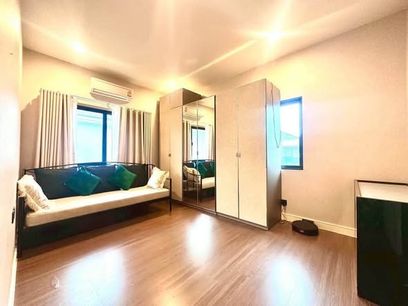 bedroom and living room and room interior of Setthasiri Krungthep Kreetha 2