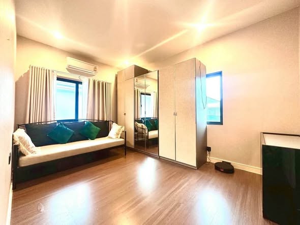 bedroom and living room and room interior of Setthasiri Krungthep Kreetha 2
