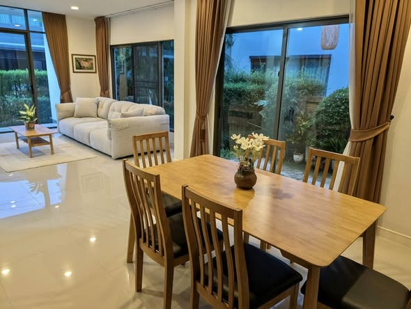 living room and room interior of Setthasiri Krungthep Kreetha 2