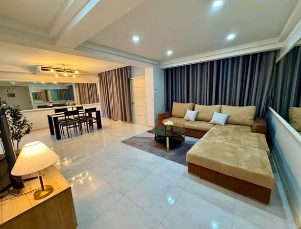 living room and bedroom of Siam Condominium