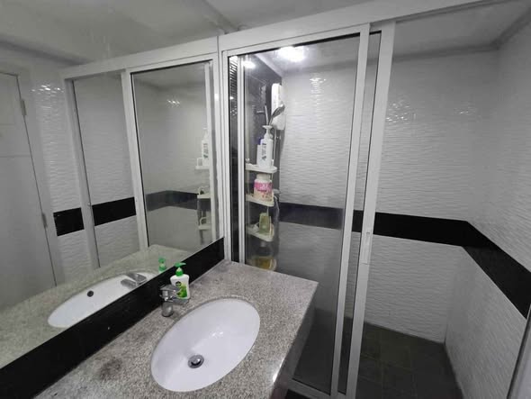 bathroom of Siam Oriental Tropical Garden