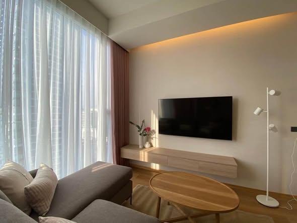 living room and bedroom of Siamese Exclusive Sukhumvit 42