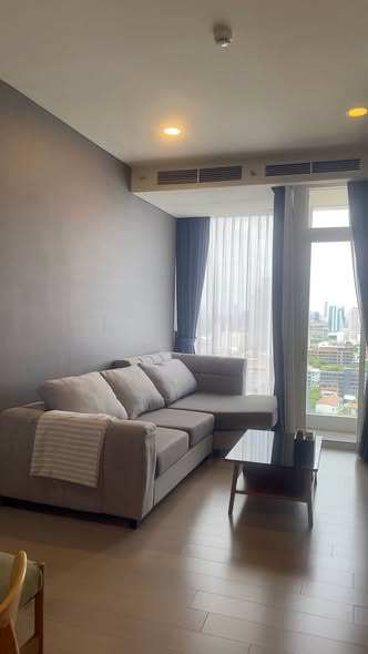 living room and bedroom of Siamese Exclusive Sukhumvit 42