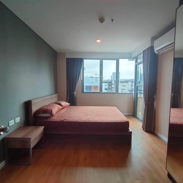 bedroom of Siamese Nang Linchi Condo