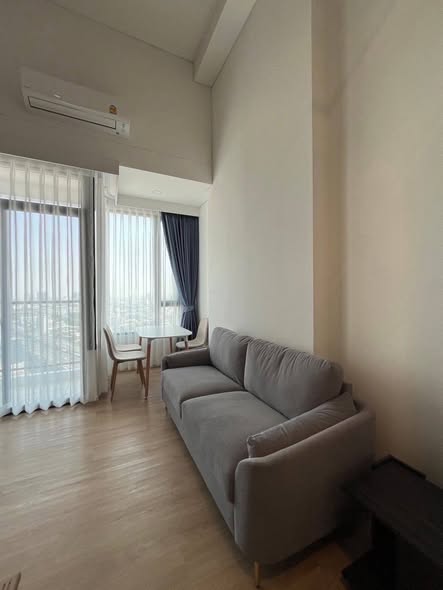 living room and bedroom of SIAMESE RAMA9 SITE OFFICE
