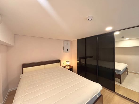 bedroom and room interior of Siamese residence landmark @ MRTA station