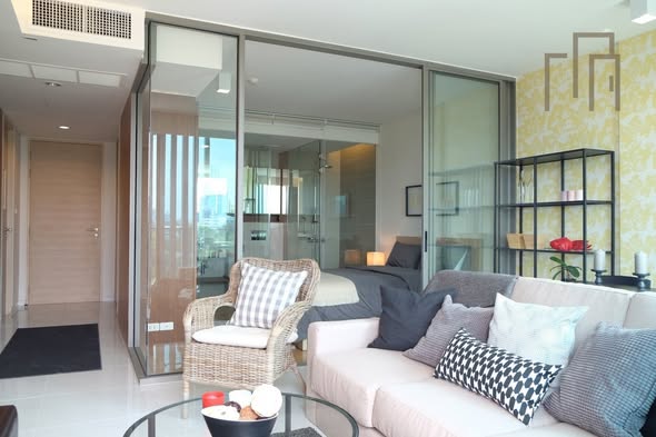 living room and room interior of Siamese Thirty Nine