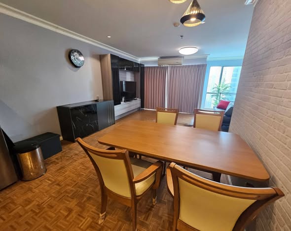 room interior of Silom Suite Condominium