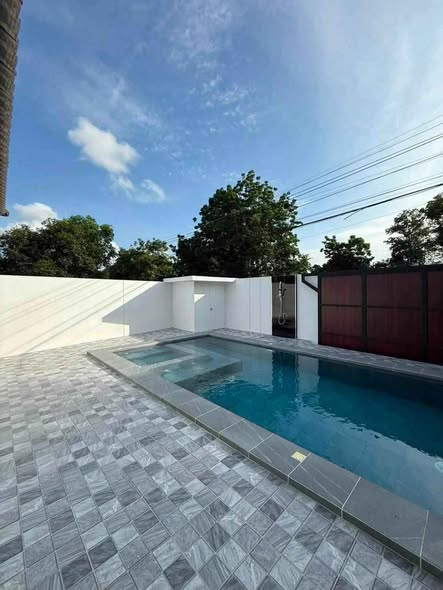 pool of Single’s House​ บ้านคนโสด