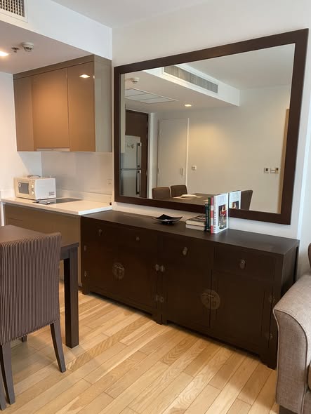 room interior of Siri at Sukhumvit