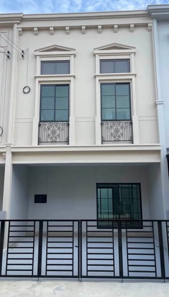Siri Place Pattanakarn