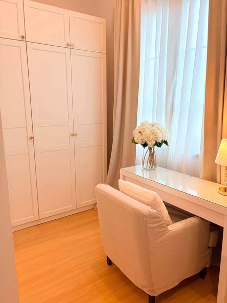 room interior and bathroom of Siri Place Pattanakarn