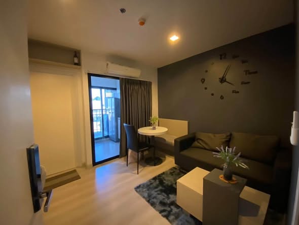 living room of Skyline Rattanathibet Condominium