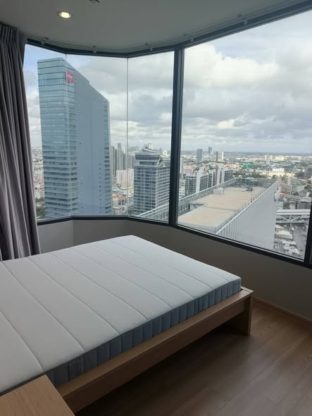 bedroom of Skyrise Avenue Sukhumvit 64