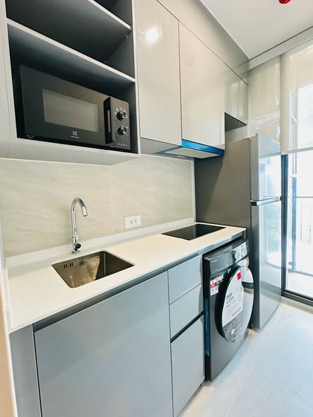kitchen of Skyrise Avenue Sukhumvit 64