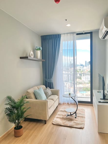 living room of Skyrise Avenue Sukhumvit 64