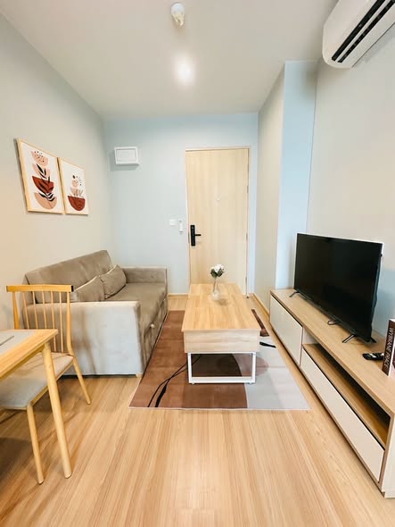 living room of Skyrise Avenue Sukhumvit 64
