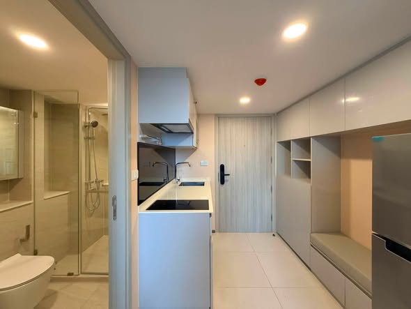 room interior and bathroom of So Origin Kaset Interchange