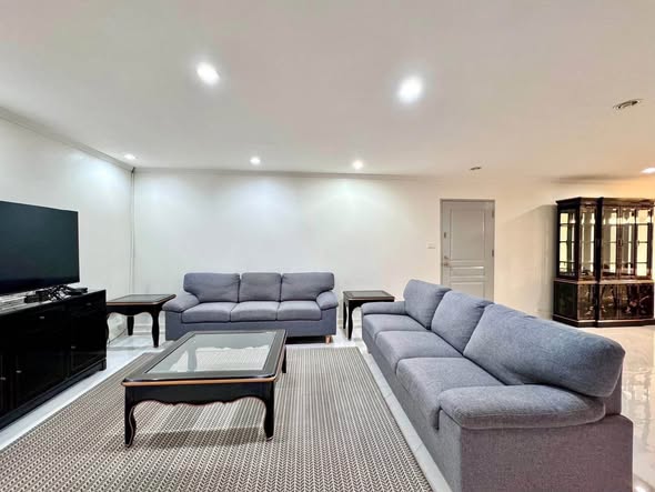 living room of Soi Sukhumvit 39