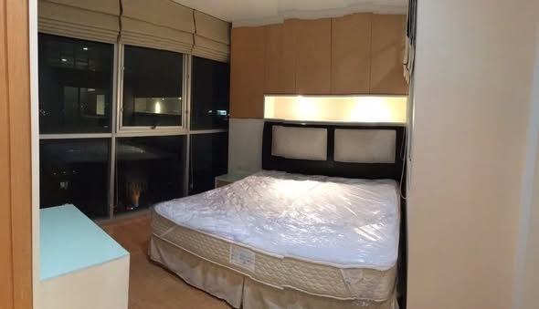 bedroom of St Louis Grand Terrace
