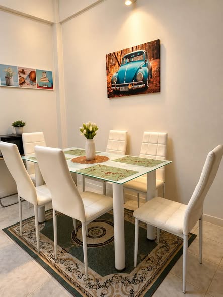 room interior of Stories Onnut – Wongwaen