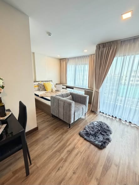 living room and bedroom of SUN CITY