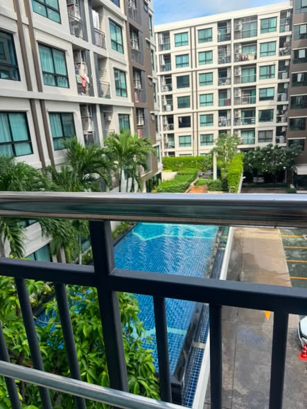 pool of Supalai City Resort Bearing Station (Sukhumvit 105)