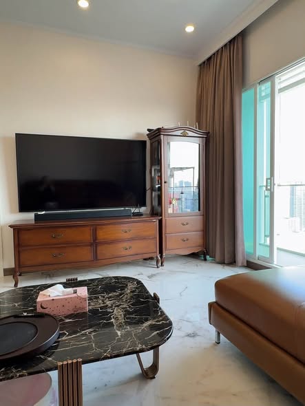 living room and bedroom of Supalai Elite Surawong