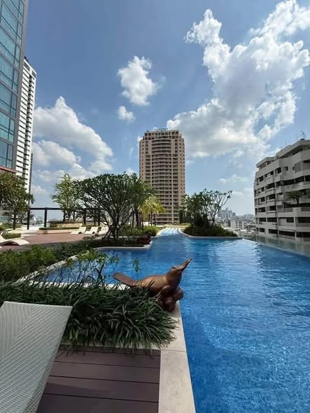 pool of Supalai Icon Sathon