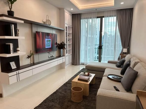 bedroom and living room of Supalai Oriental Sukhumvit 39