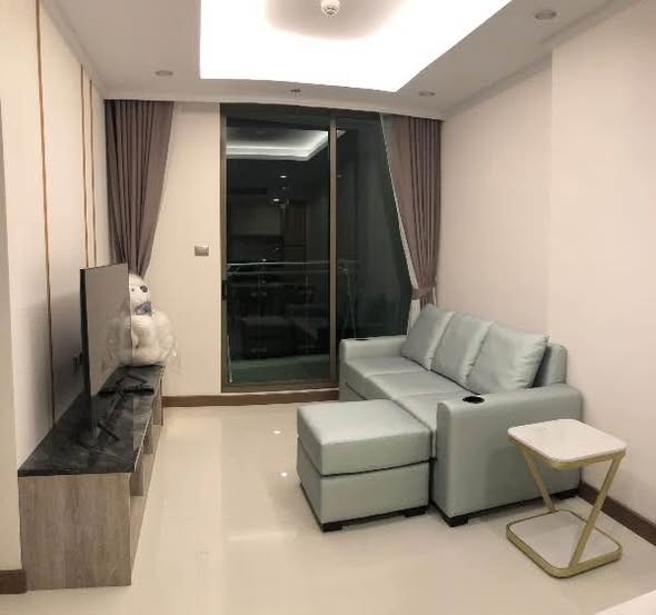 living room and bedroom of Supalai Oriental Sukhumvit 39
