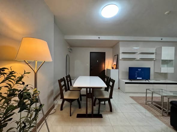 living room of Supalai Park Ekkamai – Thonglor