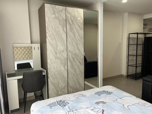 bedroom of Supalai Park Yaek Fai Chai Station