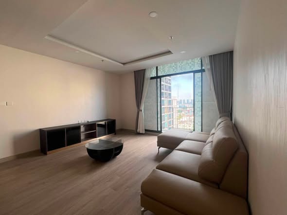 living room and bedroom of Supalai Premier Samsen-Ratchawat