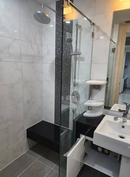 room interior and bathroom of Supalai Riva Grande Rama 3 ศุภาลัย ริวา แกรนด์ พระราม 3