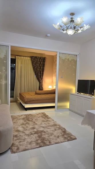bedroom of Supalai River Place