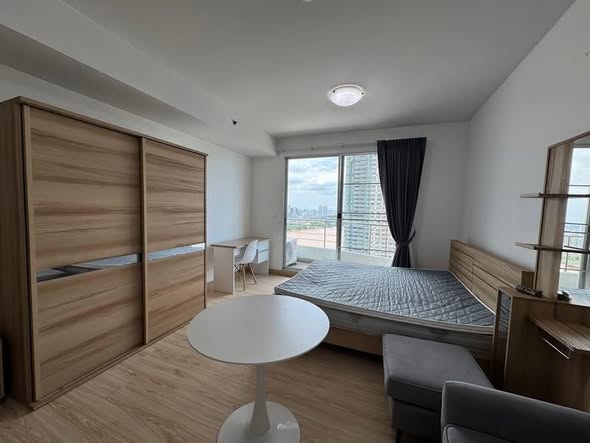 bedroom of Supalai River Place