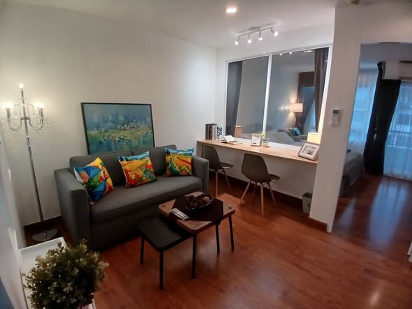 living room of Surawong City Resort