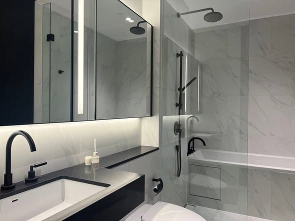 bathroom of Tait Sathorn 12