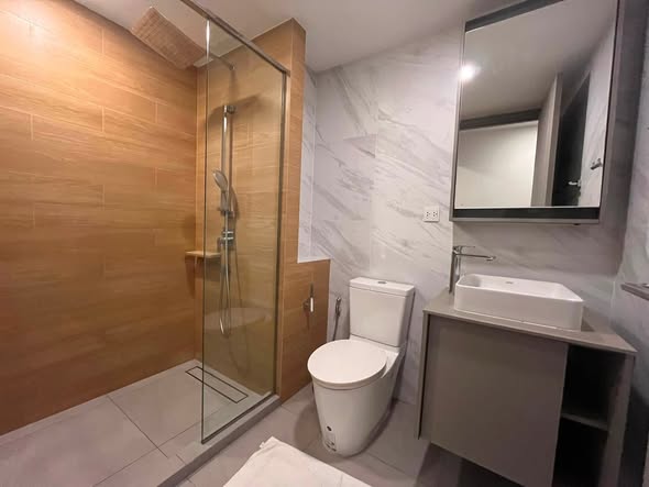bathroom of TAKA HAUS ทากะ เฮาส์