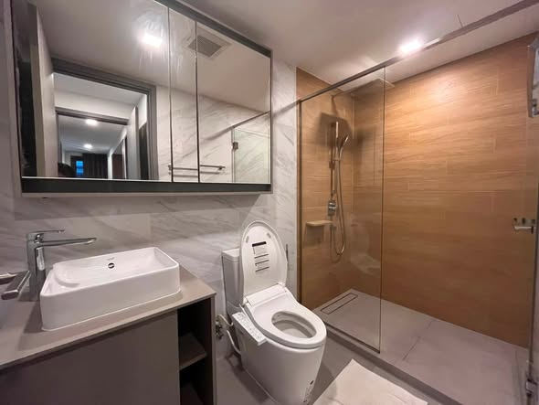 bathroom of TAKA HAUS ทากะ เฮาส์
