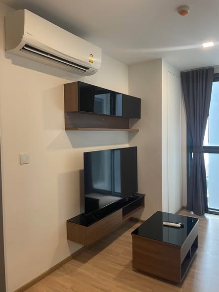 bedroom and kitchen of TAKA HAUS ทากะ เฮาส์