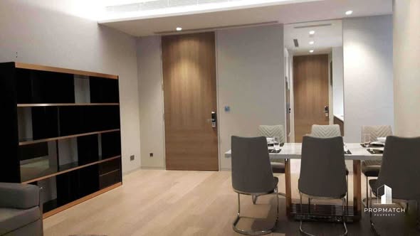 room interior of Tela Thonglor